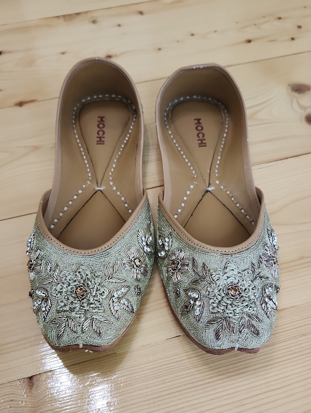 Mochi Embroidered Punjabi Jutti Flats Size 40 Gold Cream US 9 - Picture 5 of 17